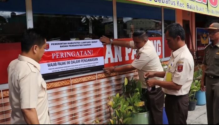 Usaha Tak Patuh Pajak Disorot, Lampung Barat Tempel Spanduk Peringatan