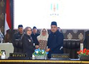 Bupati Ayu Asalasiyah Sampaikan RAPERDA Tahun Anggaran 2024