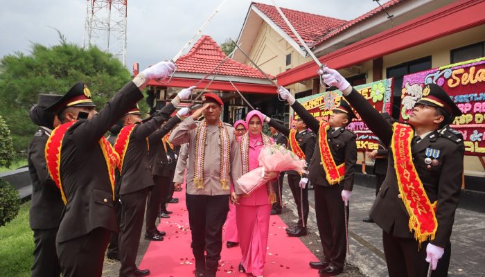 Polda Lampung Menggelar Kegiatan Upacara Serah Terima Tunggul Kesatuan “Wira Bhakti Ramik Ragom” dan Pisah Sambut Serta Pelepasan Kapolres Way Kanan dari AKBP Adanan Mangopang, S.I.K. Kepada AKBP Didik Kurnianto, S.I.K.