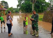 Hujan Deras Guyur Way kanan Camat Negeri Agung Tinjau Permukiman Negeri Agung