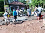 Gotong Royong Perbaikan Jalan Yang Hancur, Masarakat dan Sopir Bersatu Bergotong Royong Membeli Material