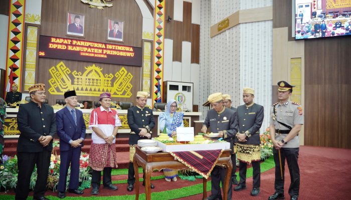 Rapat Paripurna Istimewa HUT ke-17 Kabupaten Pringsewu, Bupati Ajak Perkuat SDM dan Kemandirian Ekonomi Daerah
