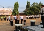 Polres Way Kanan Polda Lampung menggelar upacara pemberian penghargaan kepada tiga Polsek jajaran yang berhasil meraih capaian pengungkapan kasus terbanyak selama pelaksanaan Operasi Sikat Krakatau Tahun 2026.