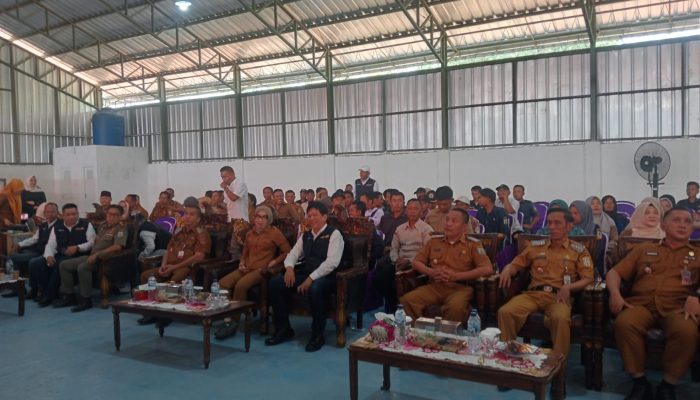 Dalam Rangka pencegahan tindak pidana korupsi dana desa, Pemerintah Kabupaten Way Kanan bersama Ikatan Alumni SMA Negeri 1 (Ika Smansa) Bandar Lampung angkatan 1988 menggelar kegiatan penyuluhan hukum di Gedung KDMP
